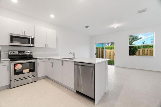 1870 SE 26th Ter, Homestead, FL 33035