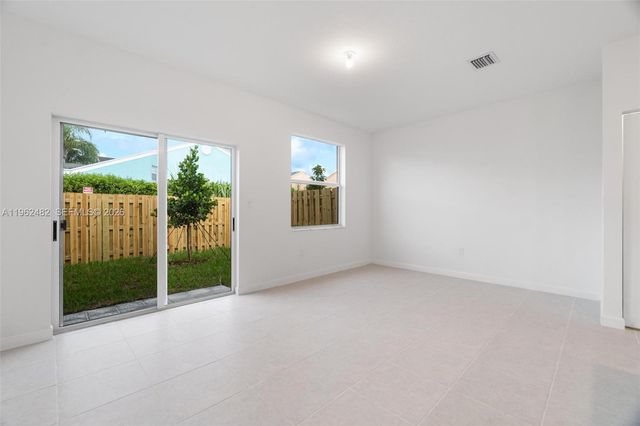 1870 SE 26th Ter, Homestead, FL 33035