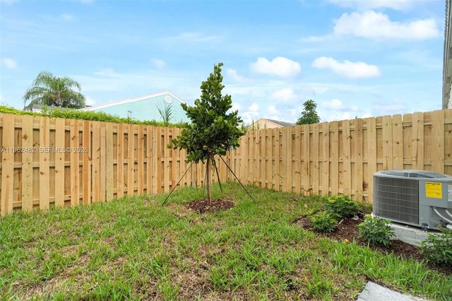 1870 SE 26th Ter, Homestead, FL 33035