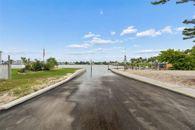 403 63RD STREET, Holmes Beach, FL 34217