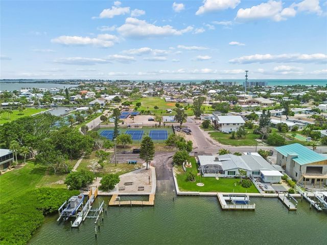 403 63RD STREET, Holmes Beach, FL 34217