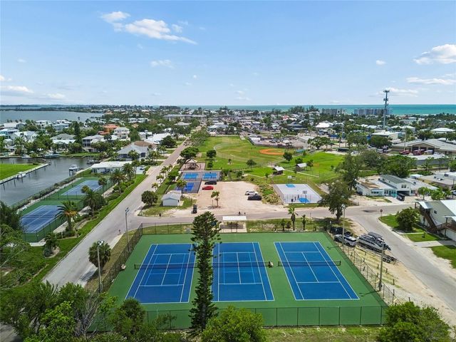 403 63RD STREET, Holmes Beach, FL 34217