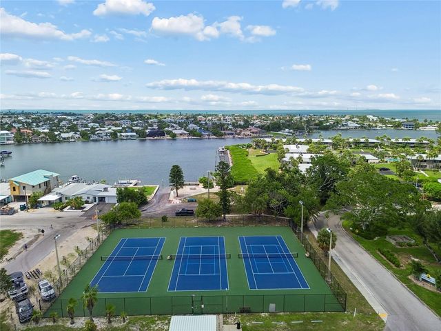 403 63RD STREET, Holmes Beach, FL 34217