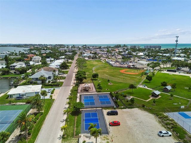 403 63RD STREET, Holmes Beach, FL 34217