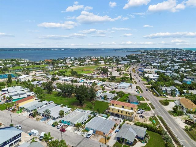 403 63RD STREET, Holmes Beach, FL 34217