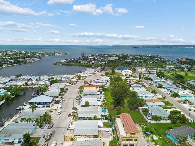 403 63RD STREET, Holmes Beach, FL 34217