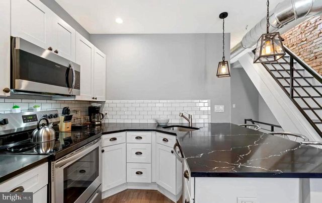 2626 RIDGE AVE, Philadelphia, PA 19121