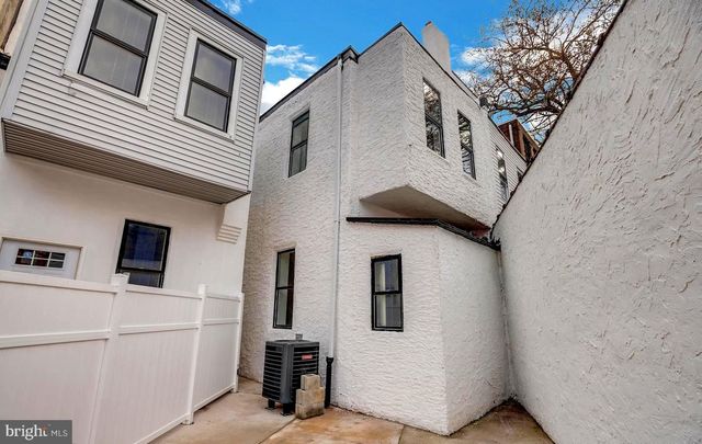 2626 RIDGE AVE, Philadelphia, PA 19121