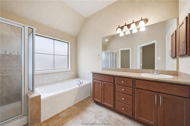 15526 Creek Meadow Boulevard N, College Station, TX 77845