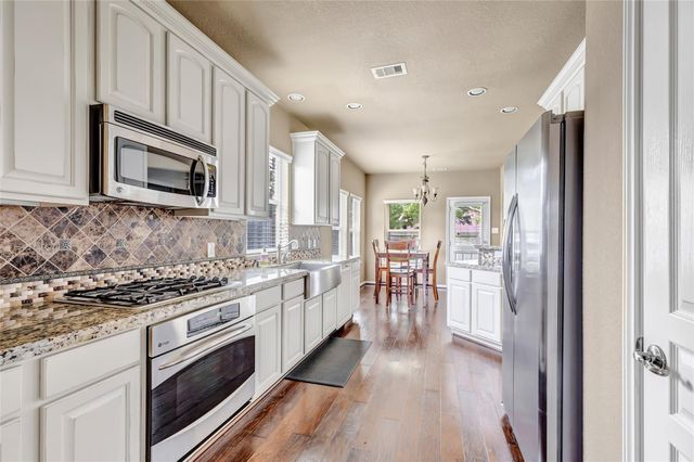 110 S Diamondhead Boulevard, Crosby, TX 77532