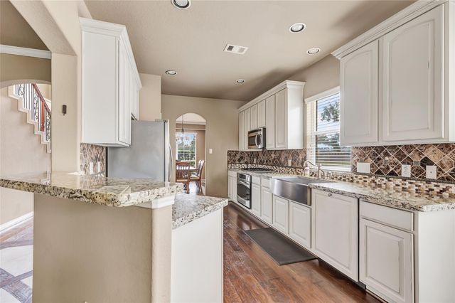 110 S Diamondhead Boulevard, Crosby, TX 77532