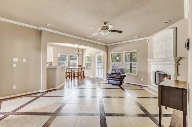 110 S Diamondhead Boulevard, Crosby, TX 77532