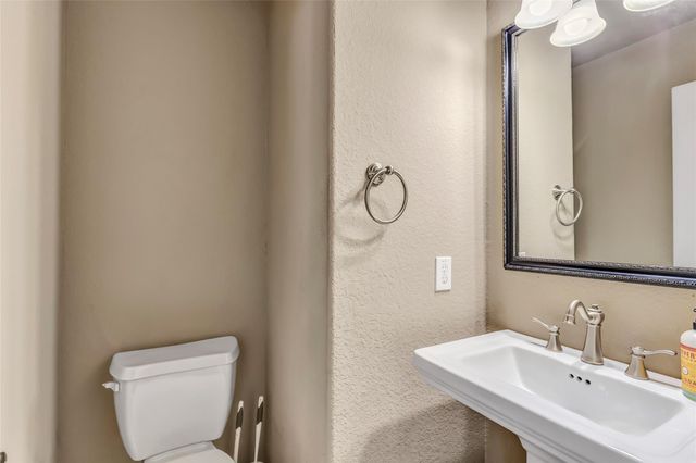 110 S Diamondhead Boulevard, Crosby, TX 77532