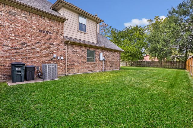 110 S Diamondhead Boulevard, Crosby, TX 77532
