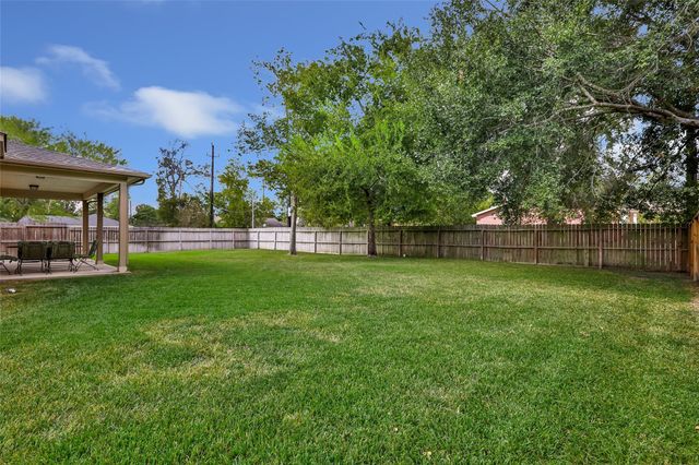 110 S Diamondhead Boulevard, Crosby, TX 77532