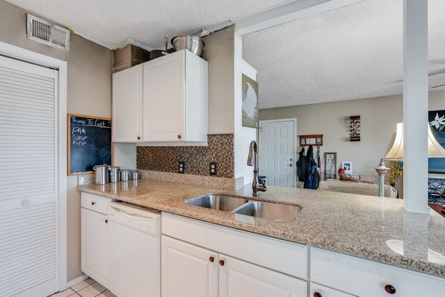 200 Pensacola Beach Road D2, Gulf Breeze, FL 32561