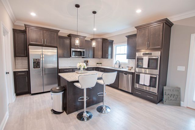 1208 Stillwood Drive, Clarksville, TN 37042