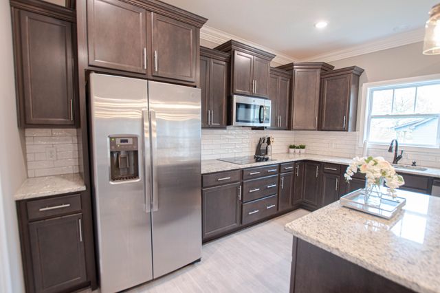 1208 Stillwood Drive, Clarksville, TN 37042