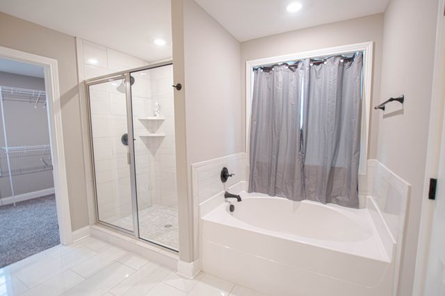 1208 Stillwood Drive, Clarksville, TN 37042