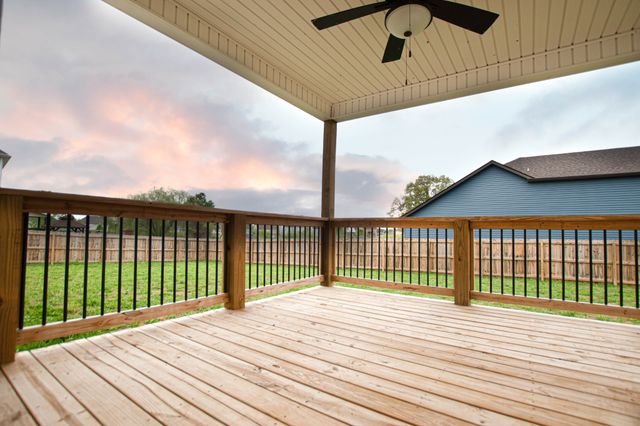 1208 Stillwood Drive, Clarksville, TN 37042