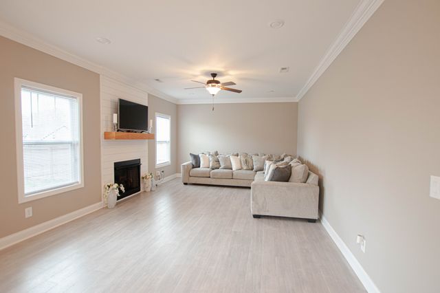 1208 Stillwood Drive, Clarksville, TN 37042