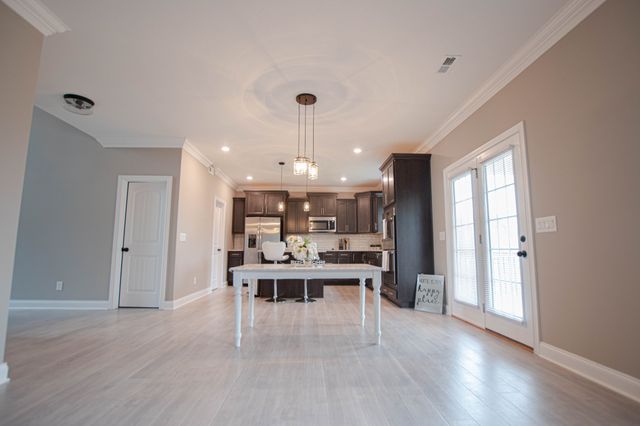 1208 Stillwood Drive, Clarksville, TN 37042