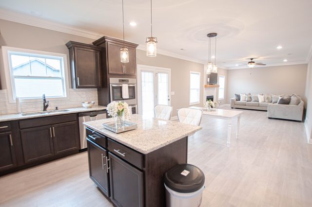 1208 Stillwood Drive, Clarksville, TN 37042