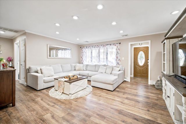 587 Derby Drive S, Oceanside, NY 11572