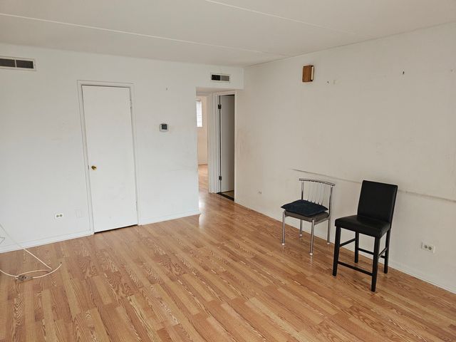 3101 BERNICE Road 4, Lansing, IL 60438
