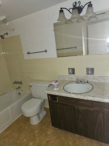 3101 BERNICE Road 4, Lansing, IL 60438