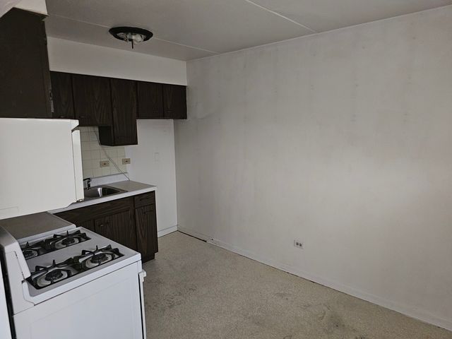 3101 BERNICE Road 4, Lansing, IL 60438