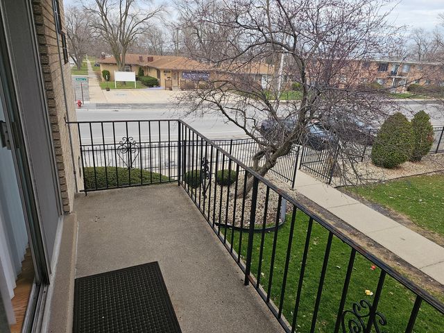 3101 BERNICE Road 4, Lansing, IL 60438