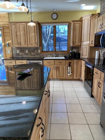 4928 N MEADE STREET, Appleton, WI 54913