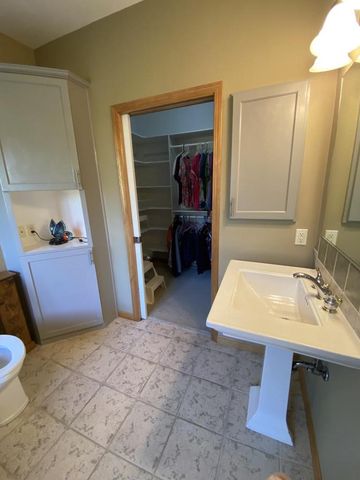 4928 N MEADE STREET, Appleton, WI 54913