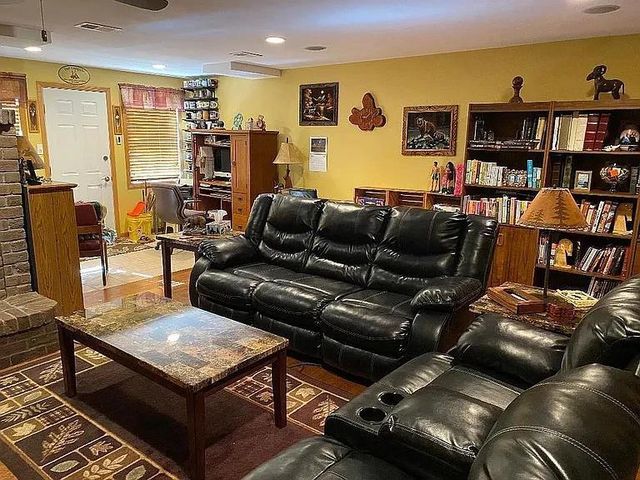 4928 N MEADE STREET, Appleton, WI 54913