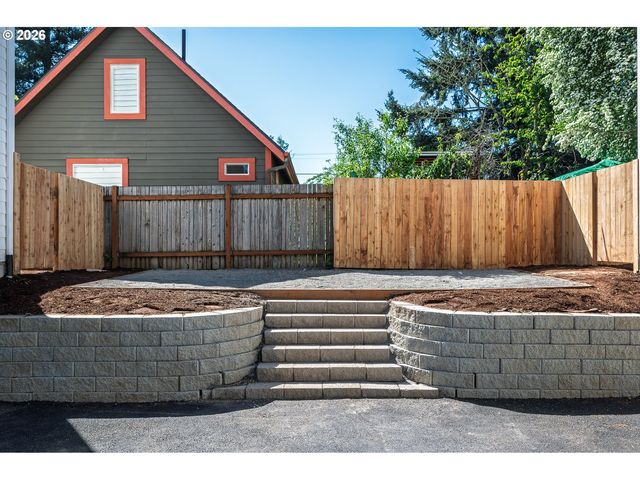 95 Ne 78th Ave, Portland, OR 97213