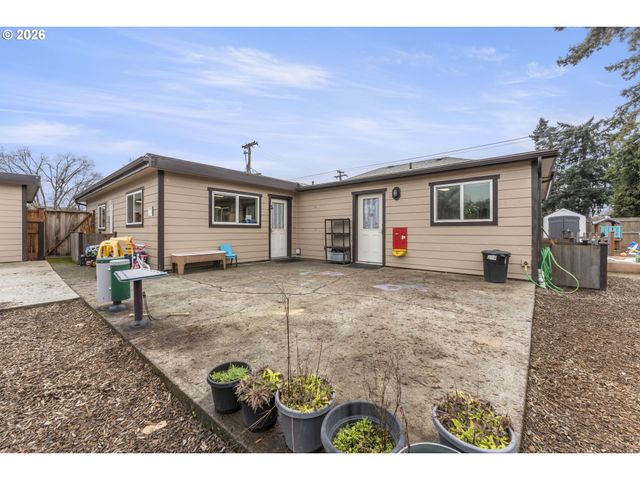 2125 COBURG Rd, Eugene, OR 97401