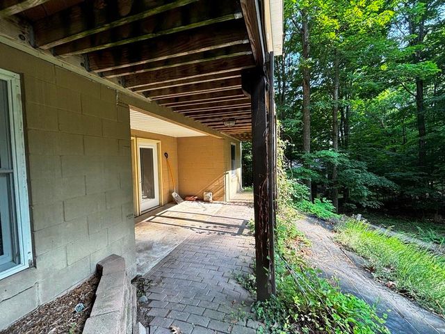 10520 S Dalzell Road, Traverse City, MI 49684