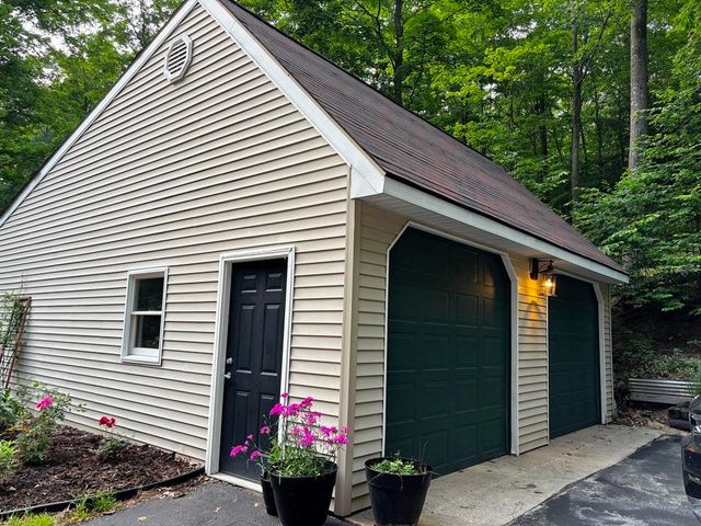 10520 S Dalzell Road, Traverse City, MI 49684