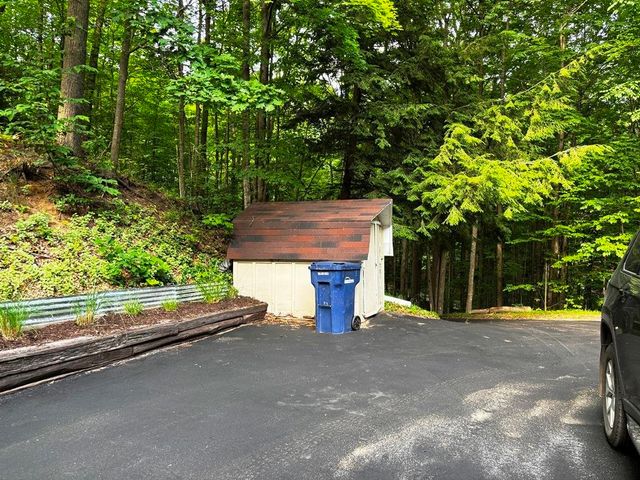 10520 S Dalzell Road, Traverse City, MI 49684