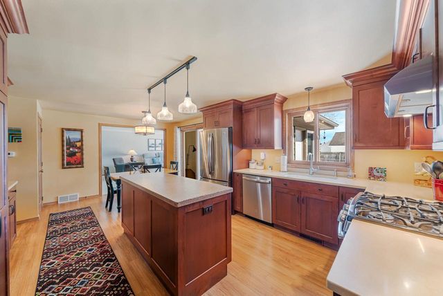 1734 S REBECCA LANE, Appleton, WI 54915