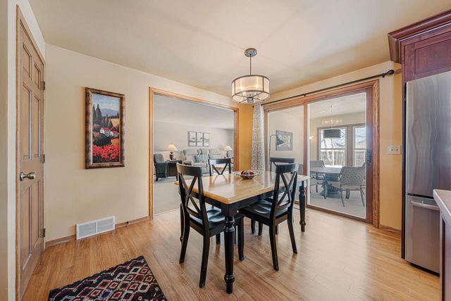 1734 S REBECCA LANE, Appleton, WI 54915