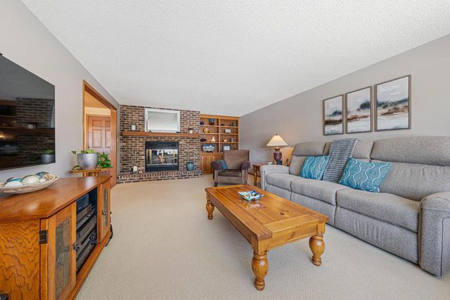 1734 S REBECCA LANE, Appleton, WI 54915