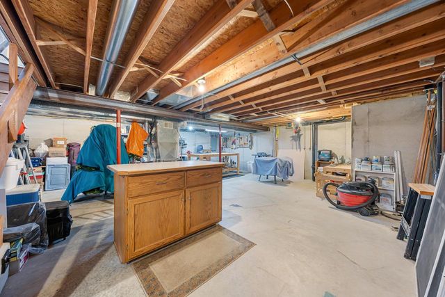 1734 S REBECCA LANE, Appleton, WI 54915