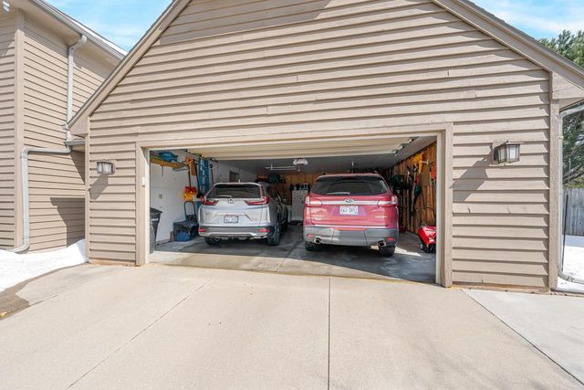 1734 S REBECCA LANE, Appleton, WI 54915