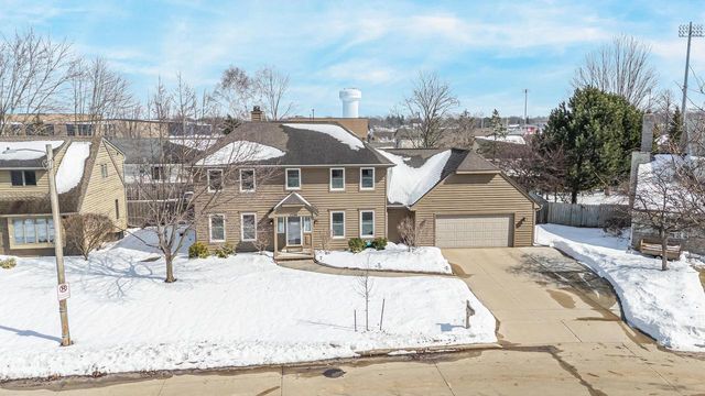 1734 S REBECCA LANE, Appleton, WI 54915