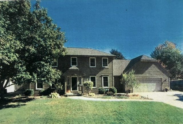 1734 S REBECCA LANE, Appleton, WI 54915