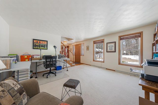 1734 S REBECCA LANE, Appleton, WI 54915