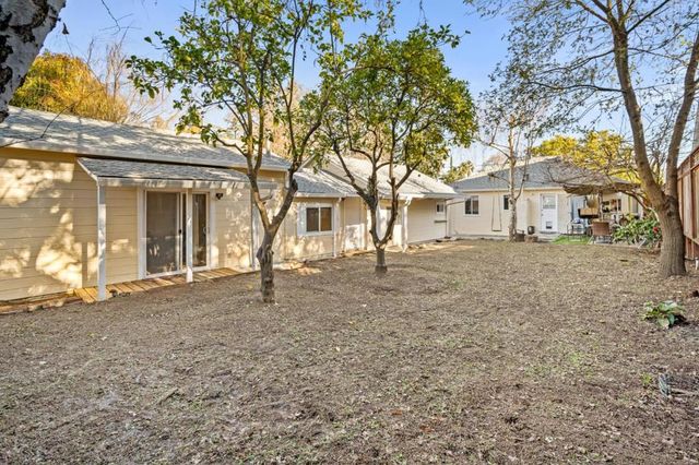 2066 Sterling Avenue, Menlo Park, CA 94025