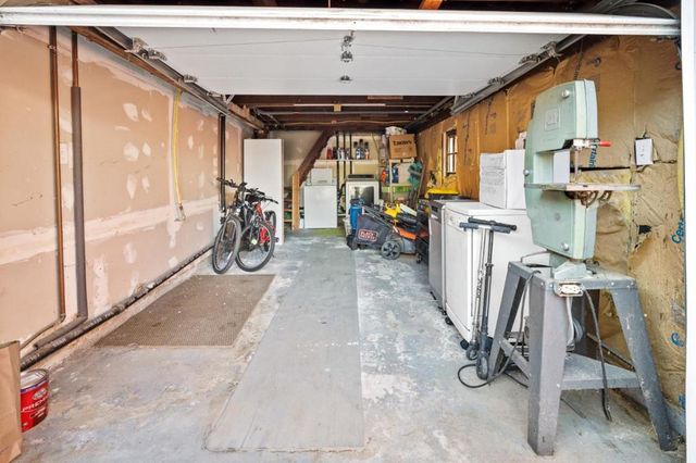 2066 Sterling Avenue, Menlo Park, CA 94025